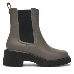 Sztyblety Camper. Szare botki Camper, bez wzorów, bez obcasa, na płaskiej podeszwie, bez zapięcia. Za 639.99 zł.