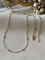 Luseera Pozłacany naszyjnik z elementami ozdobnymi - dł. 45 cm rozmiar: onesize. Żółte naszyjniki Luseera, z materiału, pozłacane. Za 43.99 zł.