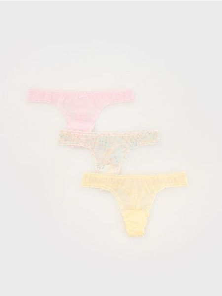 Majtki typu stringi 3 pack - pastelowy róż. Czerwone stringi Reserved, bez wzorów. Za 59.99 zł.