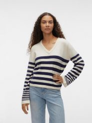 Vero Moda Sweter "Hurricane" w kolorze biało-czarnym rozmiar: S. Białe swetry Vero Moda, s, bez wzorów, bez ramiączek. Za 70.90 zł.