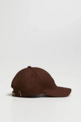 Czapka z daszkiem brązowa. Brązowe czapki z daszkiem MOODO, bez wzorów, z bawełny. Za 49.99 zł.