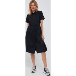Dkny sukienka P2DBEN23 kolor czarny midi rozkloszowana. Czarne sukienki DKNY, l, bez wzorów, z tkaniny, bez kołnierzyka, bez ramiączek, midi, rozkloszowane. Za 979.99 zł.