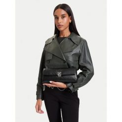 Torebka Calvin Klein. Czarne listonoszki Calvin Klein, bez wzorów, bez dodatków. Za 489.99 zł.