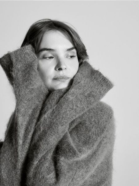 Sweter z moherem i wełną - szary. Szare swetry Reserved, l, bez wzorów, z dzianiny, bez ramiączek. Za 279.99 zł.