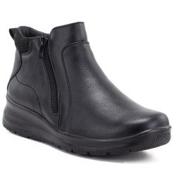 Botki damskie ocieplane na koturnie czarne Unisoft 9357. Czarne botki Unisoft, bez wzorów, ze skóry ekologicznej, eleganckie, bez obcasa, na koturnie, bez zapięcia. Za 139.99 zł.