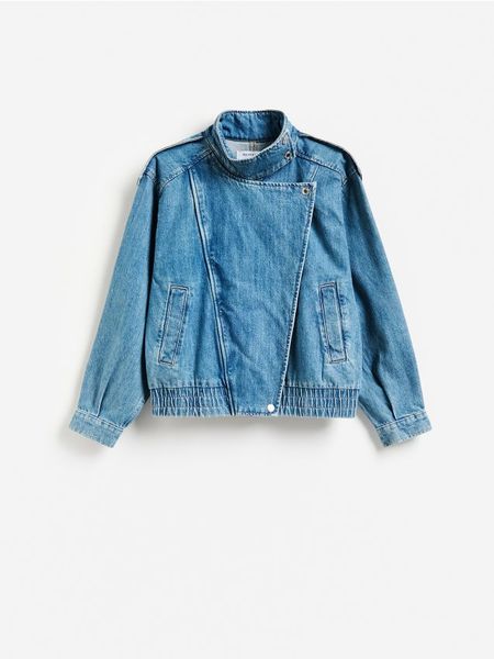 Jeansowa kurtka z kołnierzem - niebieski. Niebieskie kurtki Reserved, l, bez wzorów, z denimu, bez kaptura. Za 199.99 zł.