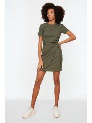 Trendyol Sukienka w kolorze khaki rozmiar: XL. Brązowe sukienki Trendyol, xl, bez wzorów, prążkowane, bez kołnierzyka, bez ramiączek, mini. Za 57.33 zł.