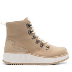 Botki JENNY. Brązowe botki Jenny, bez wzorów, bez obcasa, na płaskiej podeszwie, bez zapięcia. Za 118.99 zł.