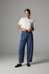 SPODNIE BARREL PABLO DENIM M - Flawless. Niebieskie spodnie materiałowe Flawless, bez wzorów, z denimu, biznesowe, z podwyższonym stanem. Za 589.00 zł.