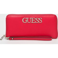 Guess Jeans - Portfel. Czerwone portfele Guess Jeans, z aplikacjami, z jeansu. Za 279.90 zł.