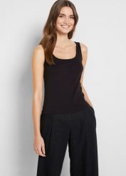 Top w prążek z czystej bawełny. Czarne topy bonprix, bez wzorów, z bawełny, eleganckie, bez kołnierzyka, bez ramiączek. Za 29.99 zł.