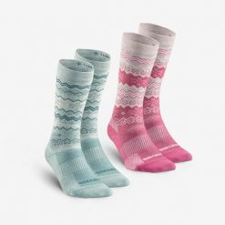 Skarpety turystyczne SH500 Mid. Czerwone skarpetki QUECHUA, bez wzorów, z elastanu. W wyprzedaży za 49.99 zł.