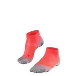 Skarpetki damskie Falke RU5 Lightweight. Czerwone skarpetki Falke, bez wzorów. Za 157.00 zł.