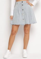 Jasnoniebieska Spódnica Jeansowa z Zakładkami Ameliena. Niebieskie spódnice Born2be, m, z aplikacjami, z jeansu, eleganckie, mini. W wyprzedaży za 50.99 zł.