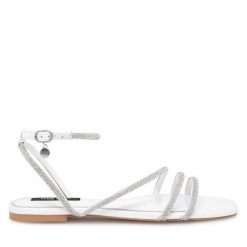Sandały Nine West. Białe sandały Nine West, bez wzorów, bez obcasa, na płaskiej podeszwie, bez zapięcia. Za 199.99 zł.