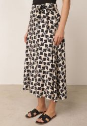 Czarna Rozkloszowana Spódnica w Retro Wzór z Dużą Zawartością Wiskozy Sepho. Czarne spódnice Born2be, l, bez wzorów, z wiskozy, eleganckie, midi, koszulowe. Za 99.99 zł.