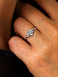 DIA DIAMONDS Srebrny pierścionek z diamentami rozmiar: 58. Szare pierścionki DIA DIAMONDS, z diamentem, srebrne. Za 262.91 zł.