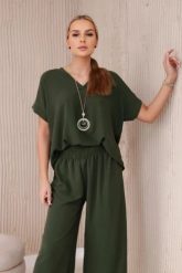 Komplet z naszyjnikiem bluzka + spodnie khaki. Brązowe bluzki KESI, l, z aplikacjami, z dresówki, biznesowe, bez kołnierzyka, plus size, bez ramiączek. Za 229.98 zł.