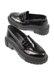 Trendyol Mokasyny w kolorze czarnym rozmiar: 37. Czarne mokasyny Trendyol, bez wzorów. Za 100.75 zł.