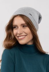 Czapka zimowa z kryształkami H-DIXIE. Szare czapki zimowe Volcano, bez wzorów, z dzianiny. Za 69.99 zł.
