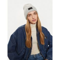 Czapka Calvin Klein. Szare czapki zimowe Calvin Klein, bez wzorów. Za 329.99 zł.
