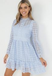 Jasnoniebieska Koronkowa Sukienka Mini z Falbanką Kamari. Niebieskie sukienki Born2be, l, bez wzorów, z koronki, bez kołnierzyka, bez ramiączek, mini. W wyprzedaży za 160.99 zł.