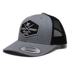 Czapka Trucker - 6 Paneli / Rozmiar uniwersalny (Szary/Czarny). Szare czapki z daszkiem SURF MONKEY, z aplikacjami, sportowe. Za 179.95 zł.