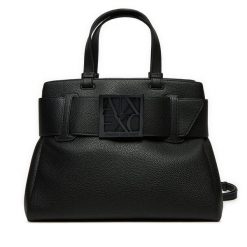 Torebka Armani Exchange. Czarne torebki klasyczne Armani Exchange, bez wzorów, klasyczne, bez dodatków. Za 689.99 zł.