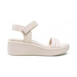 Buty do chodzenia damskie Ecco Flowt. Brązowe buty trekkingowe ECCO, bez wzorów, z jeansu, bez zapięcia, trekkingowe. Za 462.00 zł.