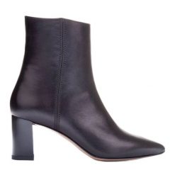 Marco Shoes Eleganckie botki na słupku czarne. Czarne botki bez wzorów, eleganckie, bez obcasa, na słupku, bez zapięcia. Za 539.00 zł.