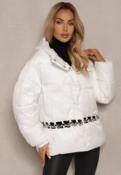 Biała Casualowa Kurtka z Pikowanymi Przeszyciami Kapturem i Kieszeniami Tinnetia. Białe kurtki Renee, na jesień, m, bez wzorów, z jeansu, eleganckie. W wyprzedaży za 157.49 zł.