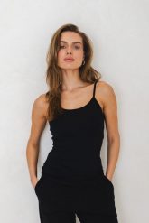 TOP SIA CZARNY L - Flawless. Czarne topy Flawless, l, bez wzorów, z jeansu, bez kołnierzyka, bez ramiączek. Za 137.00 zł.