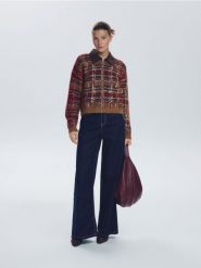 Sweter z kontrastowym kołnierzem - wielobarwny. Swetry Reserved, l, bez wzorów, z dzianiny, bez ramiączek. Za 179.99 zł.
