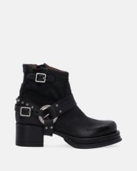 SKÓRZANE BOTKI NA OBCASIE B52210 NERO. Botki Venezia, bez wzorów, ze skóry, bez obcasa, na obcasie, bez zapięcia. Za 839.00 zł.