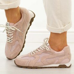 Różowe skórzane półbuty damskie Vinceza 86426. Czerwone buty sportowe lifestyle VINCEZA, na jesień, bez wzorów, z jeansu, eleganckie, z okrągłym noskiem, bez obcasa, na płaskiej podeszwie. Za 249.00 zł.