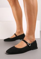 Czarne Eleganckie Balerinki z Ekozamszu ze Sprzączką i Kwadratowym Noskiem Ivalune. Czarne baleriny Born2be, bez wzorów, z jeansu, eleganckie, bez obcasa, na płaskiej podeszwie, bez zapięcia. W wyprzedaży za 59.99 zł.