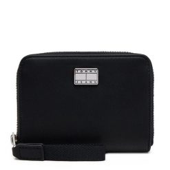 Portfel Tommy Jeans. Czarne portfele Tommy Jeans, bez wzorów, z jeansu. Za 139.99 zł.