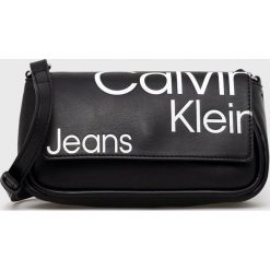Calvin Klein Jeans torebka kolor czarny. Czarne listonoszki Calvin Klein Jeans, bez wzorów, z jeansu, na ramię, bez dodatków. Za 449.99 zł.