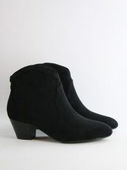 Bellucci Botki w kolorze czarnym rozmiar: 37. Czarne botki Bellucci, bez wzorów, eleganckie, bez obcasa, bez zapięcia. Za 164.95 zł.