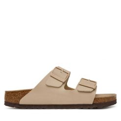 Klapki Birkenstock. Brązowe klapki Birkenstock, bez wzorów, bez obcasa, bez zapięcia. Za 381.99 zł.