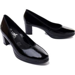 RIEKER 49560-04 black, czółenka damskie. Czarne czółenka Rieker, bez wzorów, ze skóry, bez obcasa, na obcasie, bez zapięcia. Za 369.90 zł.
