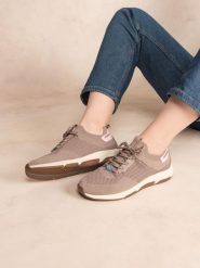 Buty do biegania JELIWAT Taupe. Brązowe buty do biegania TBS, bez wzorów, z gumy, bez zapięcia, do biegania. Za 462.00 zł.