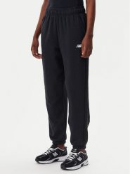 New Balance Spodnie dresowe Essentials WP41500 Czarny Relaxed Fit. Czarne spodnie dresowe New Balance, bez wzorów, z bawełny. Za 149.99 zł.