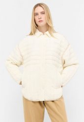 MUSTANG SAGE DAMSKA KURTKA PRZEJŚCIOWA WIATRÓWKA NA ZAMEK WHISPER WHITE 1015434 2013. Białe kurtki Mustang, na zimę, m, bez wzorów, bez kaptura. Za 399.99 zł.