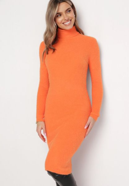 Pomarańczowa Sweterkowa Puchata Sukienka Midi z Wełny z Golfem Sebhat. Brązowe sukienki Born2be, bez wzorów, z dzianiny, bez kołnierzyka, bez ramiączek, midi. Za 64.99 zł.