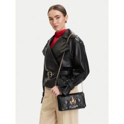 Torebka LOVE MOSCHINO. Czarne kopertówki Love Moschino, bez wzorów, wizytowe, bez dodatków. Za 819.99 zł.