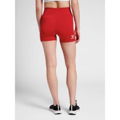 Szorty damskie Hummel Hipsters. Czerwone bielizna termoaktywna damska Hummel, bez wzorów, z materiału, bez ramiączek, do piłki nożnej. Za 123.00 zł.