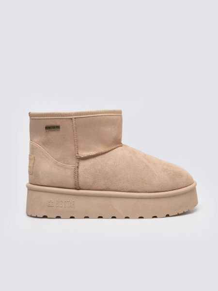 Śniegowce damskie na podwyższonej podeszwie beżowe SS274133 801. Brązowe śniegowce BIG STAR, bez wzorów, bez zapięcia. W wyprzedaży za 149.99 zł.