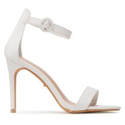 Sandały DeeZee. Białe sandały DeeZee, bez wzorów, bez obcasa, na szpilce, bez zapięcia. Za 139.99 zł.