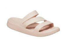 Klapki damskie Crocs 2095876UR. Czerwone klapki Crocs, bez wzorów, z materiału, bez obcasa, bez zapięcia. Za 199.99 zł.
